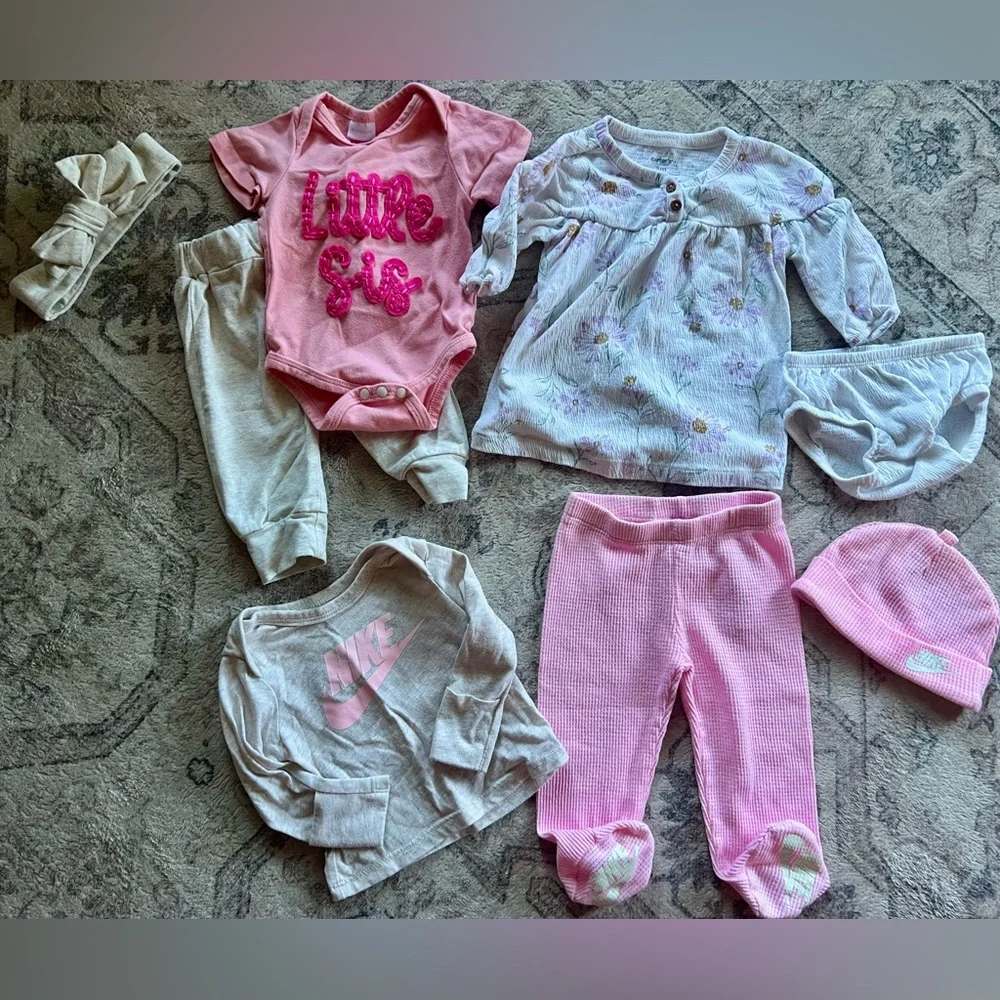 Newborn & 0- 3 month bay girls bundle - Picture 7 of 7